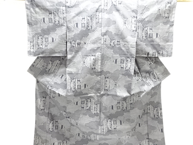 未使用品　雲取りに花更紗模様織り出し本場泥大島紬着物(9マルキ)